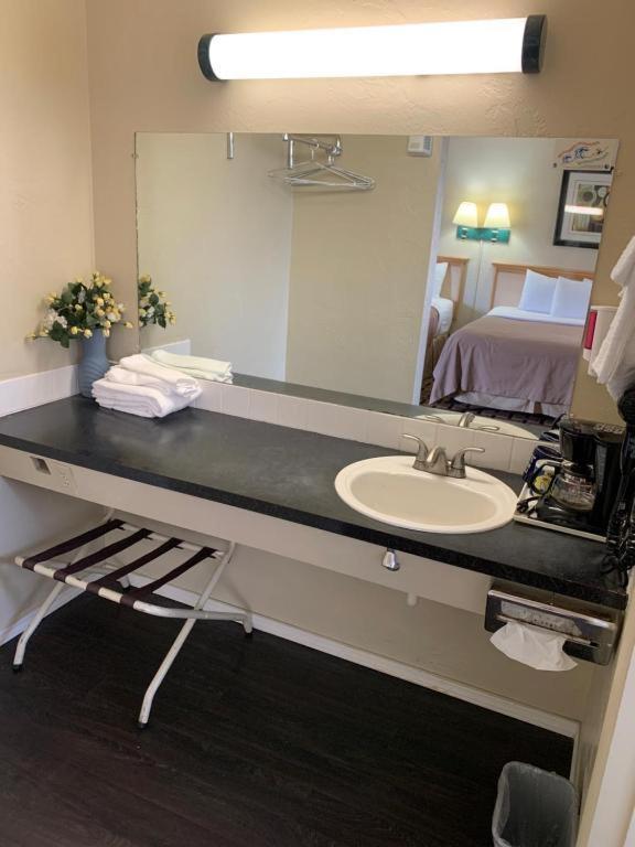 Economy Inn Reedsport Zewnętrze zdjęcie
