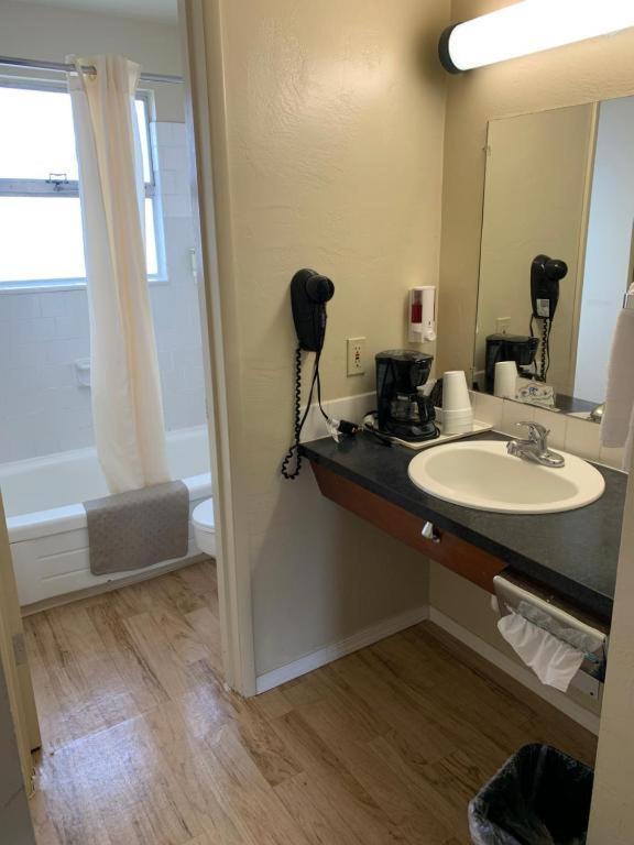 Economy Inn Reedsport Zewnętrze zdjęcie