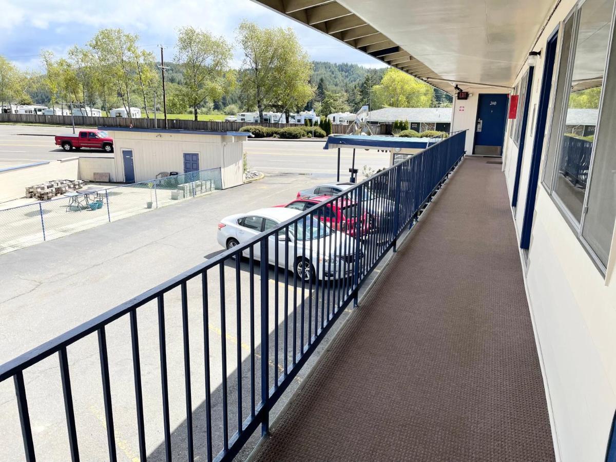 Economy Inn Reedsport Zewnętrze zdjęcie
